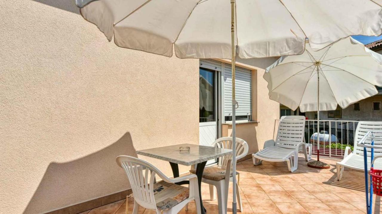 Room Mario โรวีน ภายนอก รูปภาพ